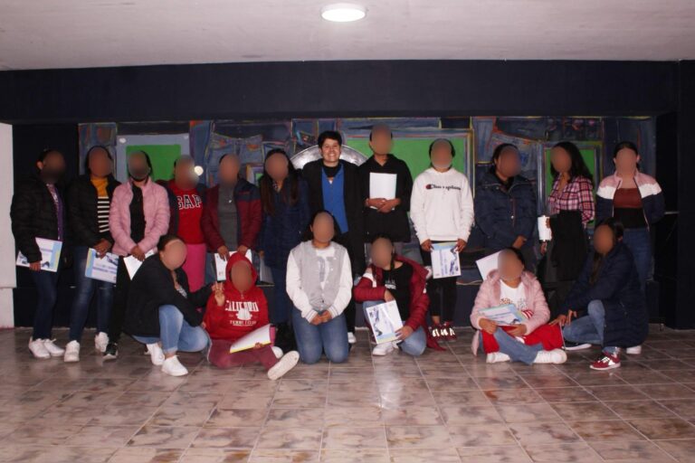 Participan adolescentes de Casa Hogar en curso de desarrollo personal