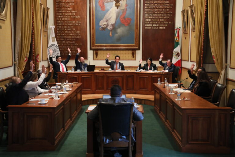 Renuncian magistrados ante proceso electoral
