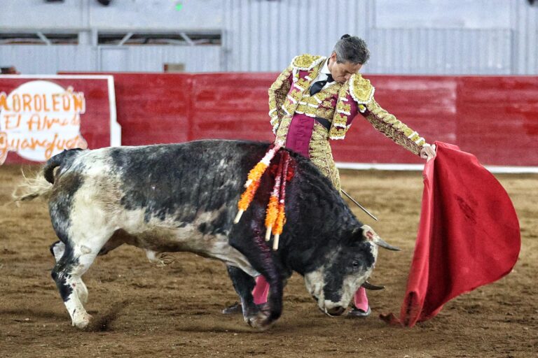 San Román triunfa en Moroleón