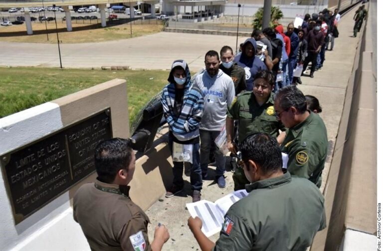 Va EU por reinstaurar el ‘Quédate en México’