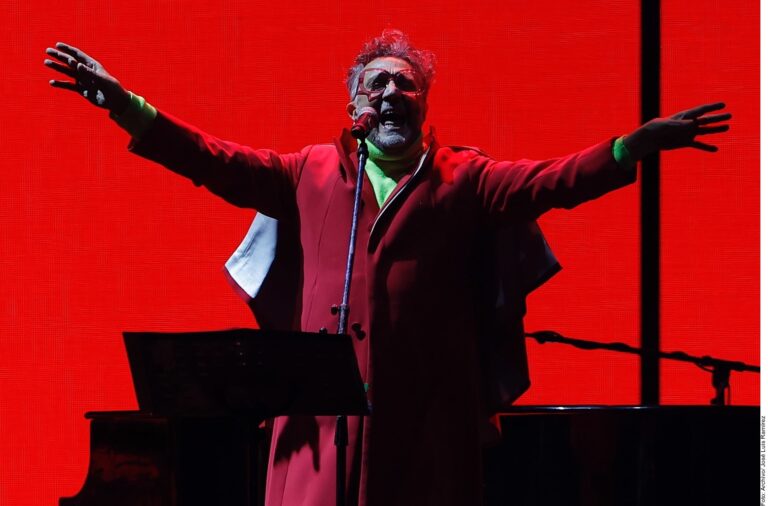 Vibra el Auditorio Nacional con Fito Páez