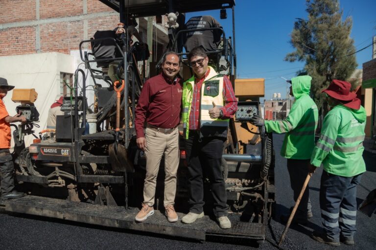 Supervisa Pepe Saldívar trabajos de reencarpetamiento
