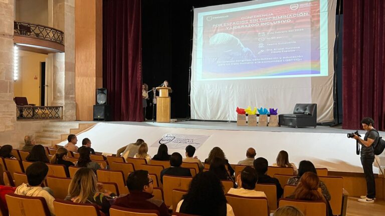 Capacitan a funcionarios en atención a la comunidad LGBTQ+