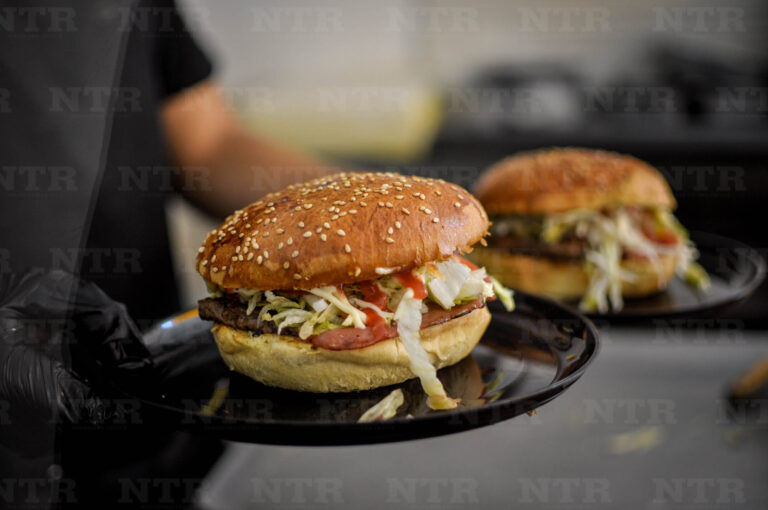 Crawl Burguer llega a cautivar tu paladar