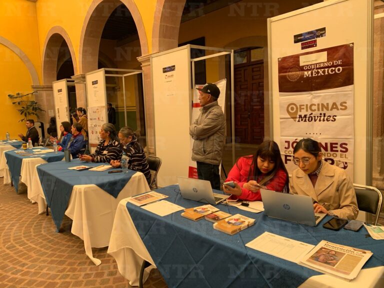 Realiza capital primera Feria del Empleo