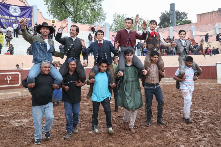 Tarde rotunda en la plaza Ponciano Díaz de Tula