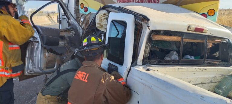 Muere joven en aparatoso choque
