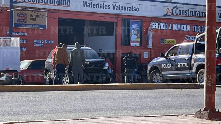 Chocan camionetas en bulevar Jesús Varela Rico
