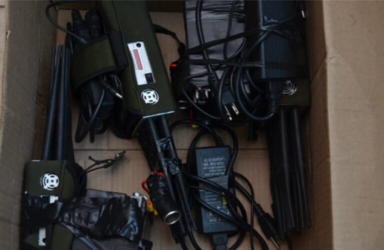 Dan 15 años de prisión a dos por portación de arma y ataque a vías de comunicación