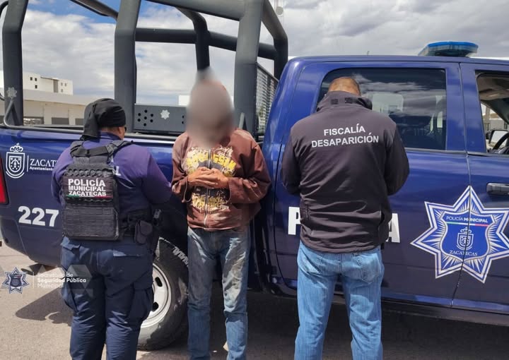 Entregan municipales a persona con ficha de búsqueda