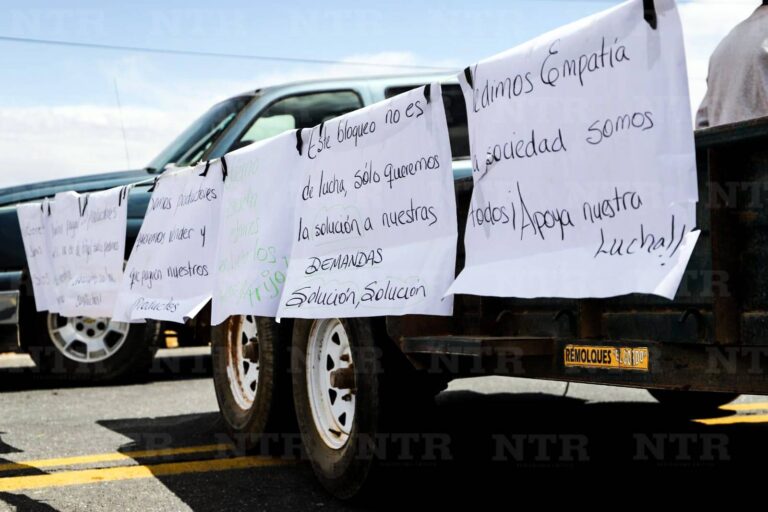 Mantendrán frijoleros cerrada la carretera federal 45
