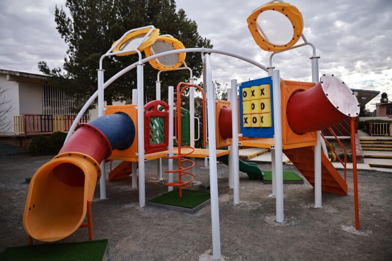 Inauguran módulo de juegos infantiles en jardín de niños