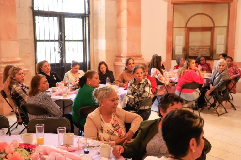 Realizan intercambio de experiencias entre regidoras y ciudadanas