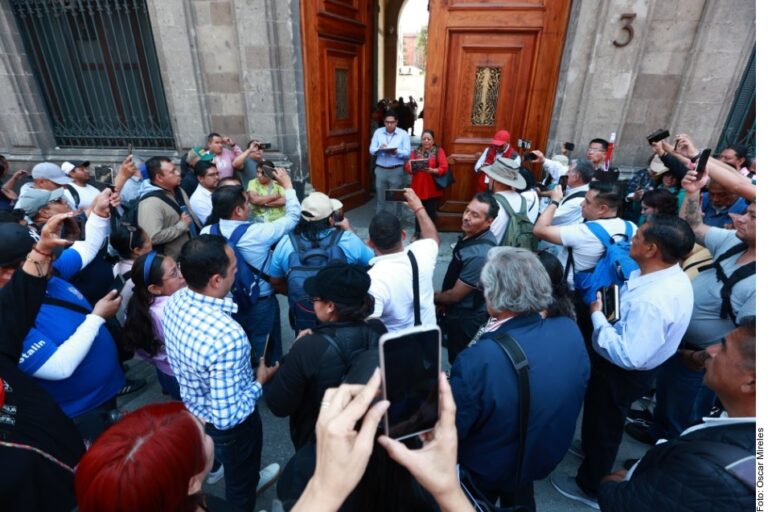 Retira Sheinbaum reforma al ISSSTE; movilizaciones y paro siguen en pie