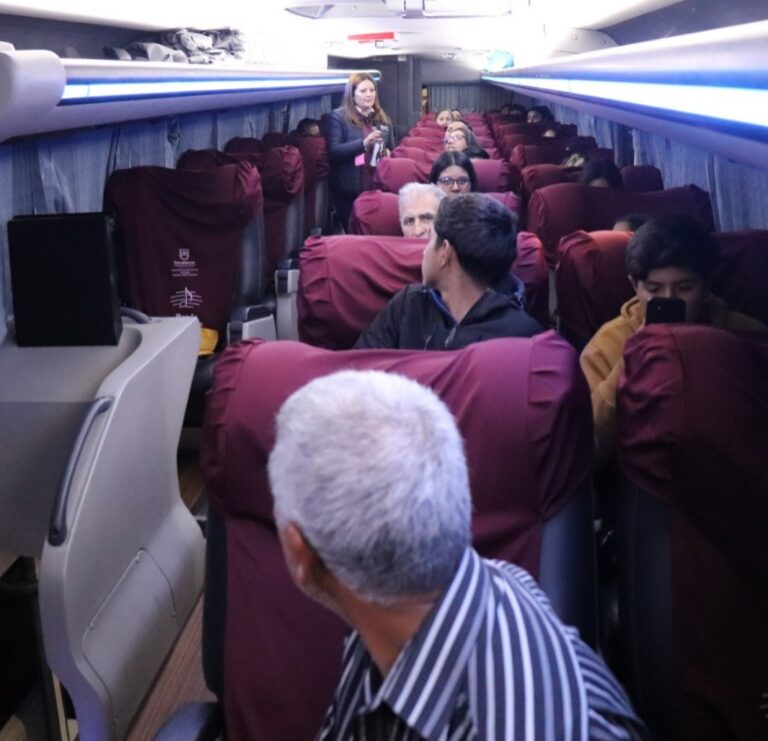 Tramiten 45 menores su pasaporte estadounidense