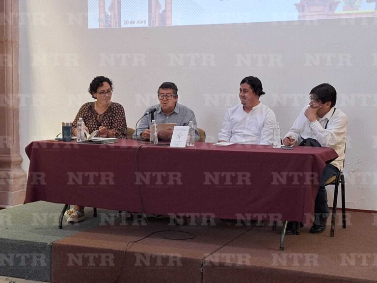 Presentan poemario sobre el esplendor, el ocaso y otras iluminaciones