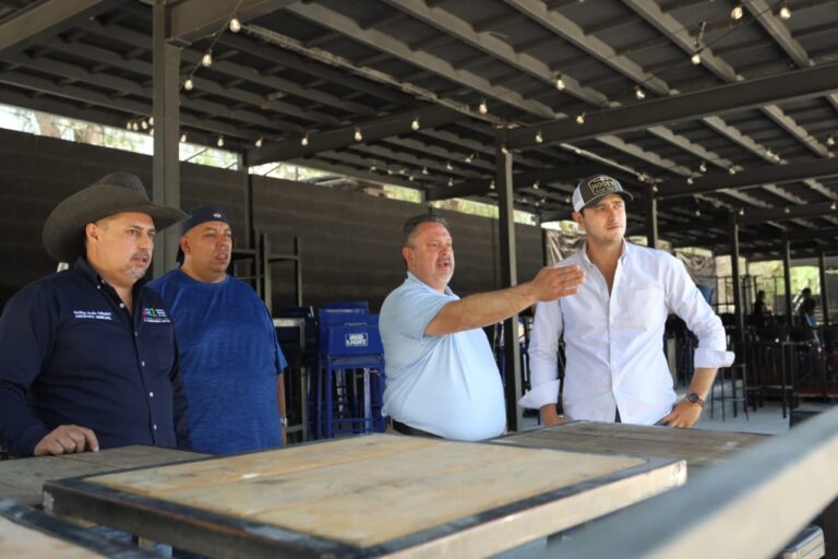Supervisa Rodrigo Ureño preparativos para evento de Coronación