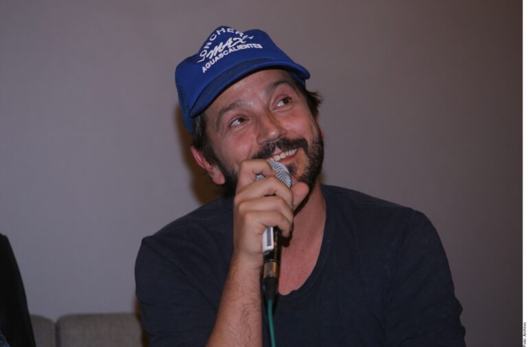 Demasiada gente vive con miedo en EU: Diego Luna