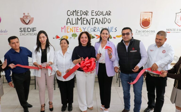 Recibe escuela secundaria técnica de Monte Escobedo apoyos alimentarios