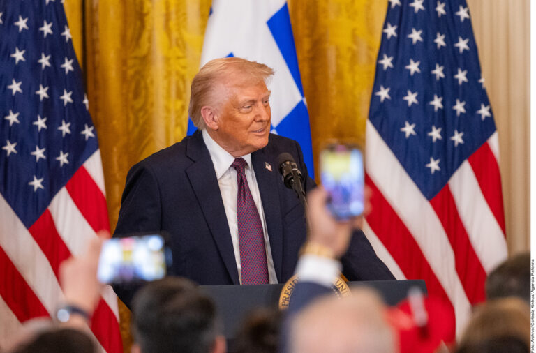 Frena de urgencia Corte deportaciones de Trump