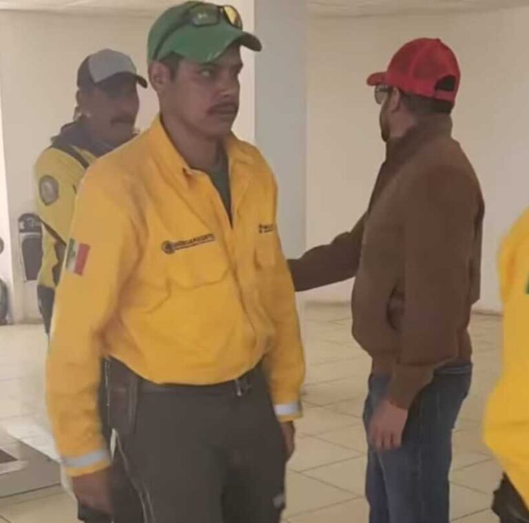 Llegan refuerzos para combatir incendio en Cerro Chino
