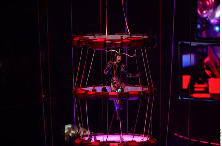 Ofrece Katy Perry un show ¡alucinante!