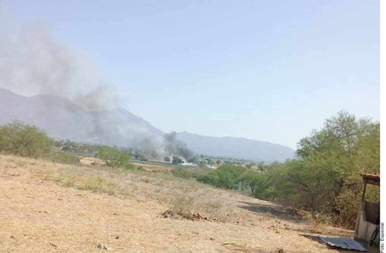 Se desploma aeronave en Ameca