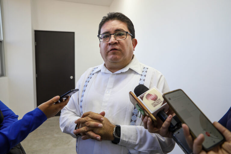Sin fundamento, denuncia contra maestría: rector
