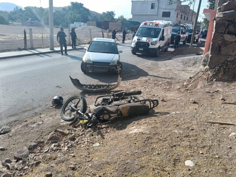 Choque deja un motociclista lesionado