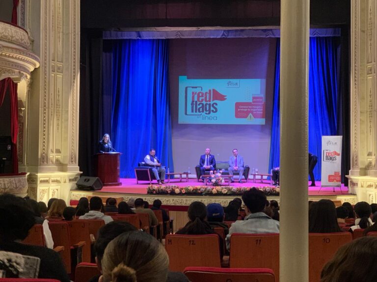 Alertan con Red Flags a jóvenes en Internet