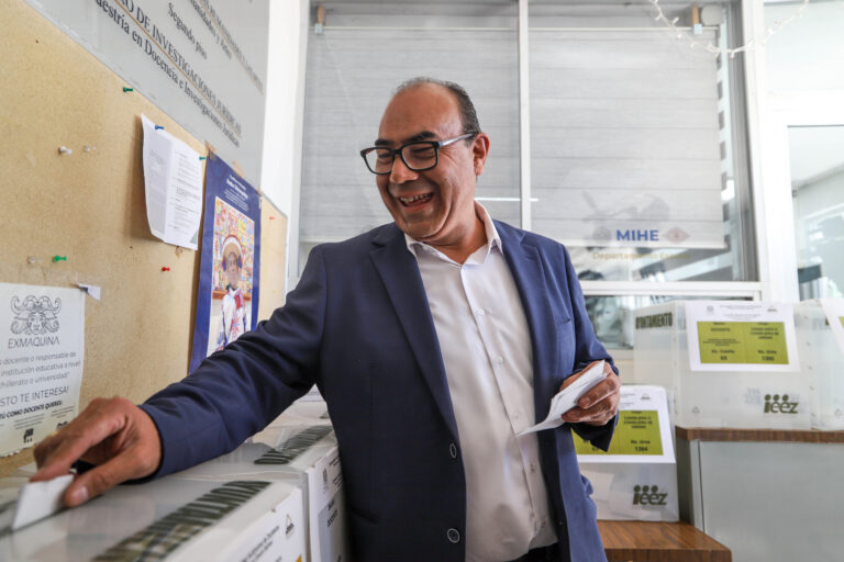 Aventaja Román para rector de UAZ