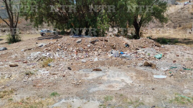 Denuncian montañas de basura en Villas del Padre