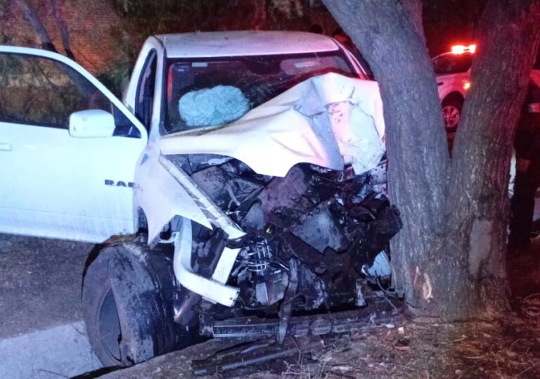 Choca en bulevar López Portillo por manejar borracho