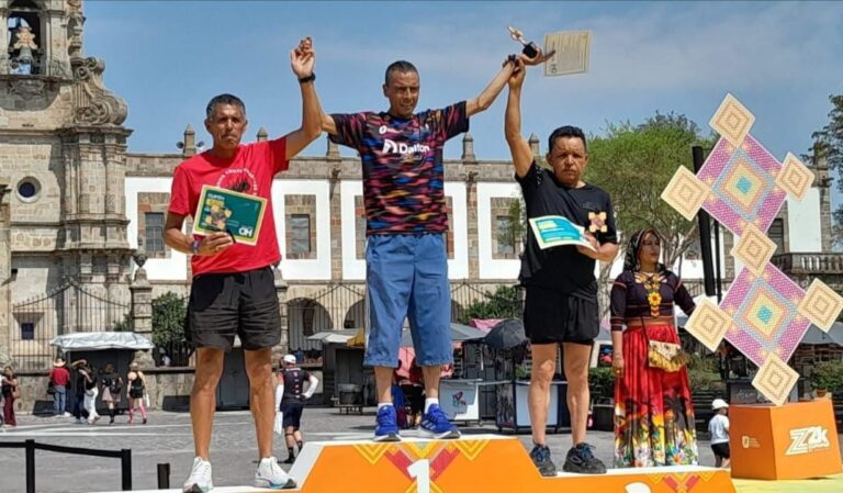 Cortes Dávila segundo lugar en Medio Maratón