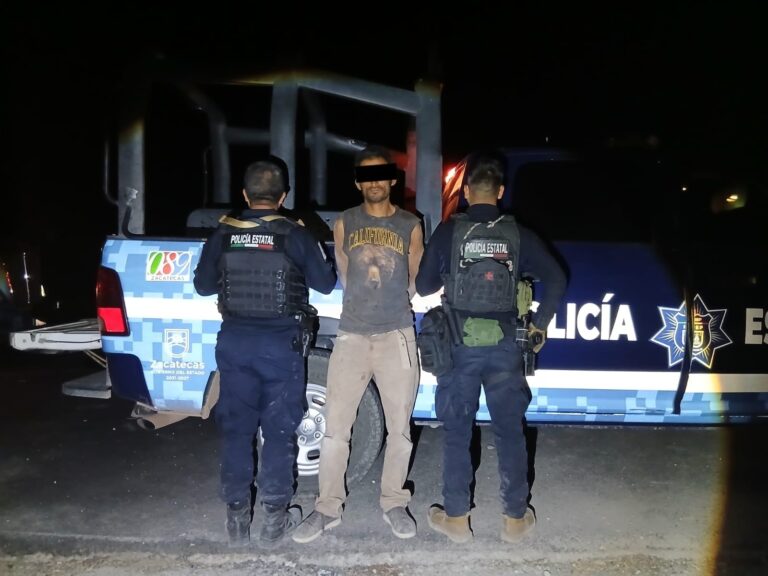 Detienen a hombre con vehículo robado