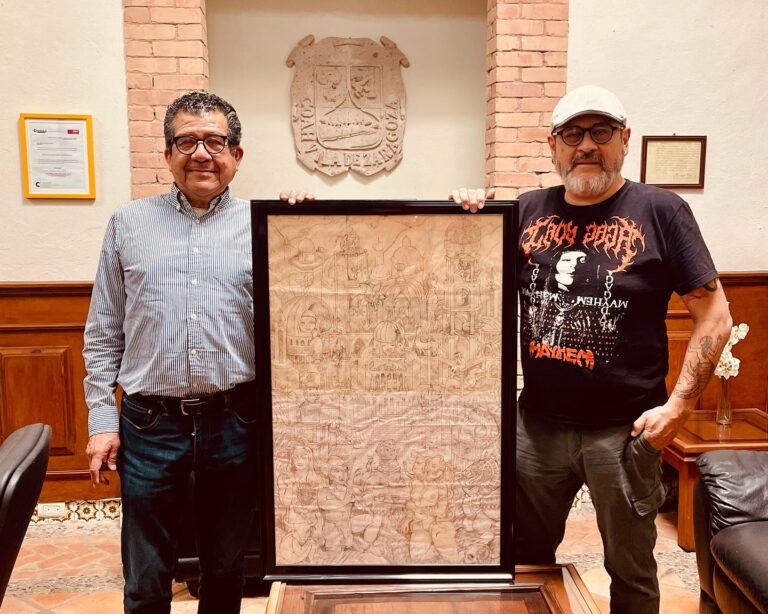 Dona zacatecano obra a centro cultural de Saltillo