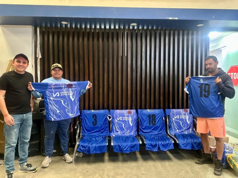 Entregan uniformes como parte del programa Primero el Deporte