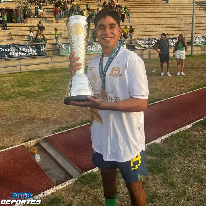 Jugador zacatecano logra campeonato en Liga Premier con Aguacateros de Peribán