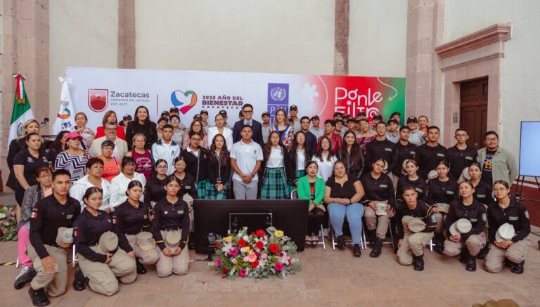 Realizan mesa de reflexión para contrarrestar la desinformación