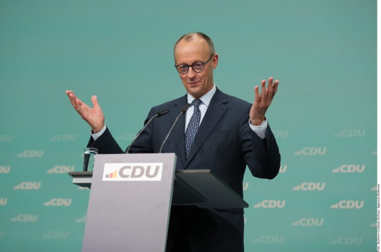 Sale Merz elegido canciller de Alemania al segundo intento