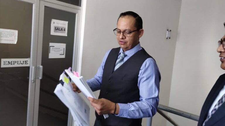 Se extiende audiencia del rector Rubén “N”