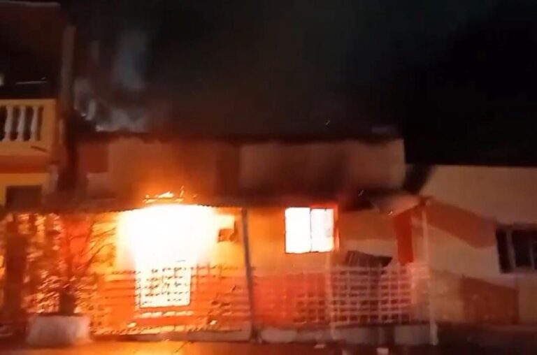 Se incendia vivienda en Concha del Oro