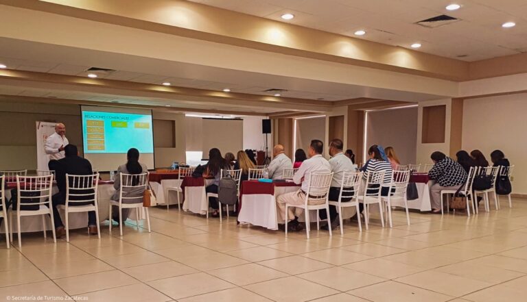 Recibe capacitación sector hotelero sobre ventas en redes sociales