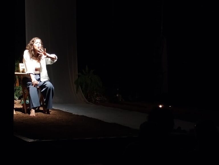 Presentan Cantares, una representación del duelo