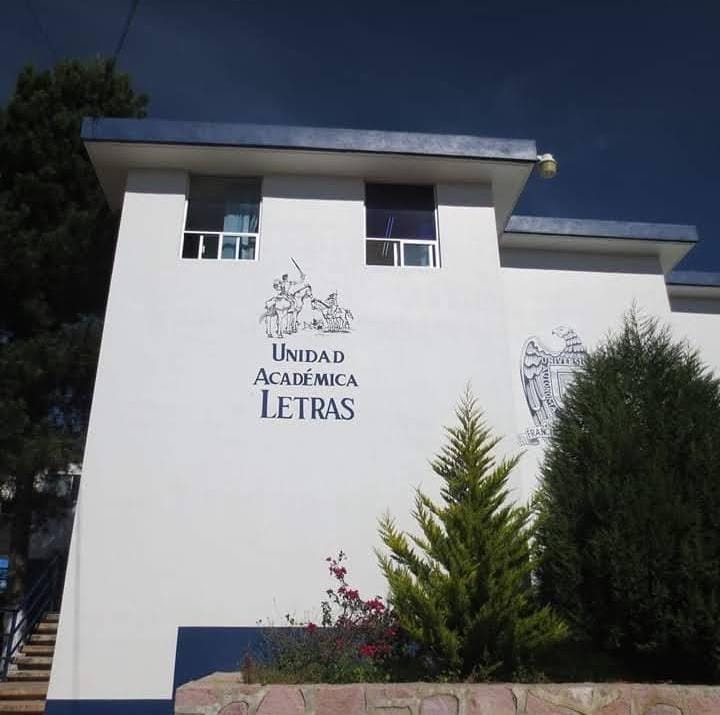 Ofrecen licenciatura en Letras de modalidad en línea