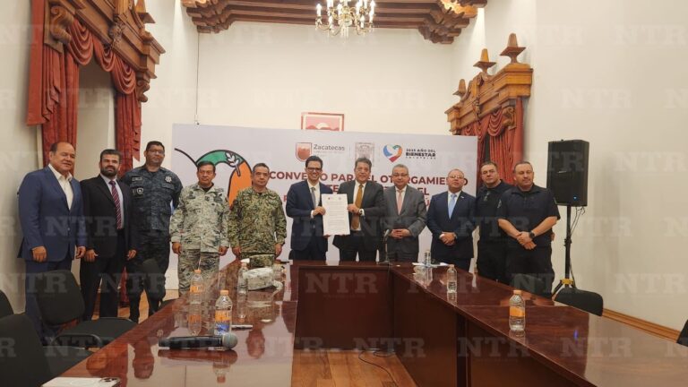 Firman convenio con el Colegio de Notarios