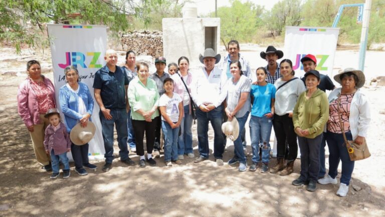 Entregan apoyos a comunidades de Jerez