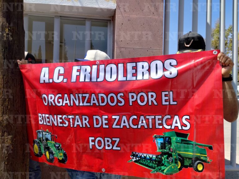 Se manifiestan en la Sader; exigen entrega de semilla de frijol