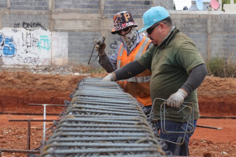 “Aquí no hay chamba”, reclaman constructores