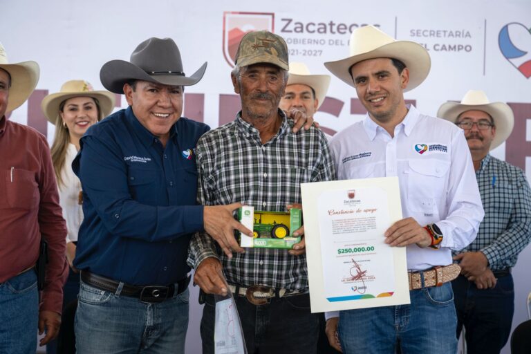 Benefician a productores en Feria Regional Agropecuaria en Fresnillo